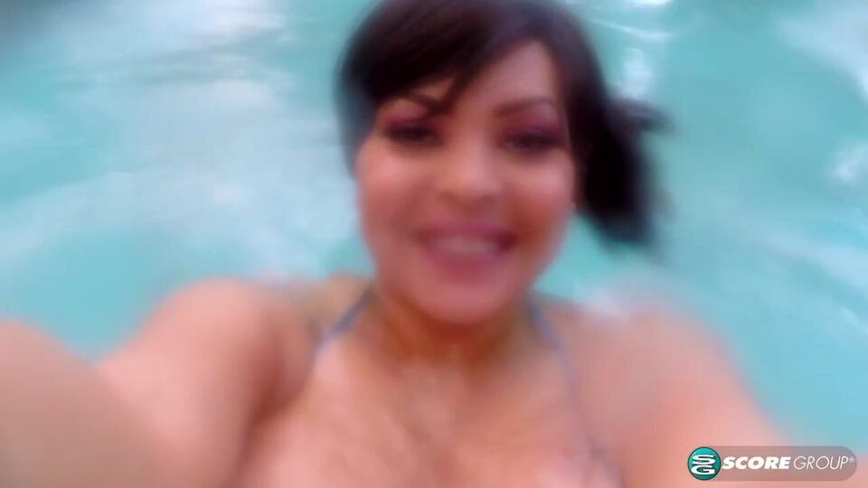 Verlockende Cat Bangles's Porno anschauen