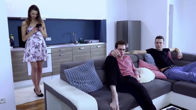 Mira adelanto con la linda amiga