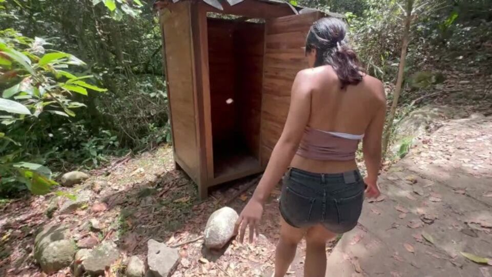 Pornografía de squirt protagonizado por la sucia Saraymike