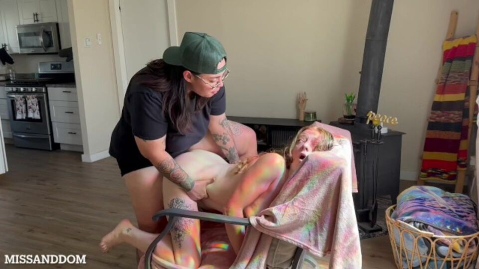 Mira xxx con la extravagante MissAndDom