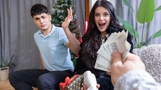 Asandra Dewy en porno de estilo perrito de Hunt4k