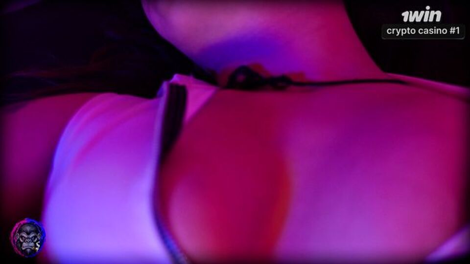 Albx09 और Sr Mono y Alba में पीओवी दृश्य Verified Amateurs द्वारा