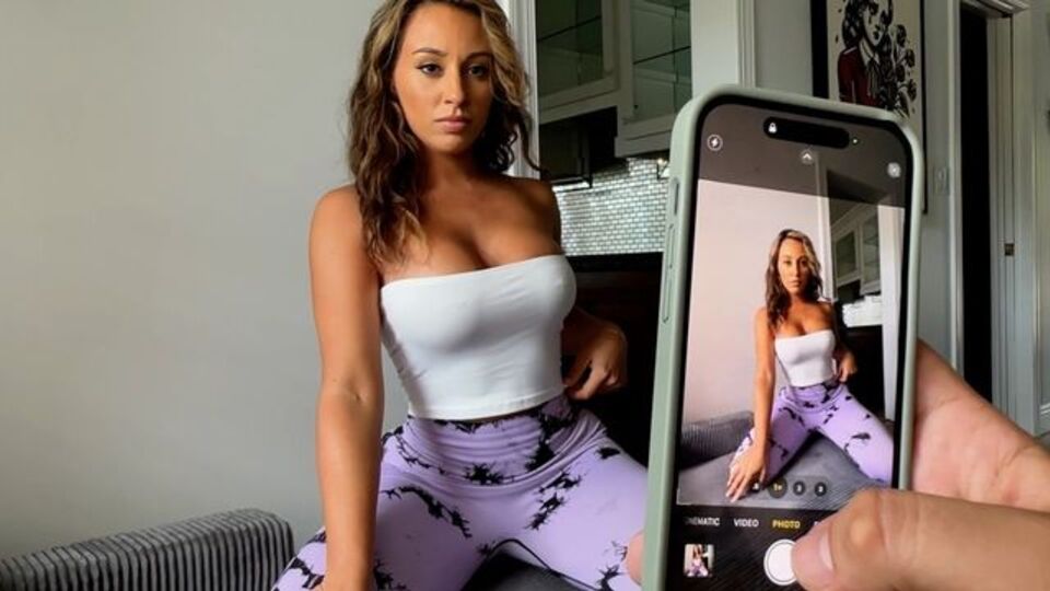 Acción con la indecente Scott Stark con tetas grandes de Verified Amateurs