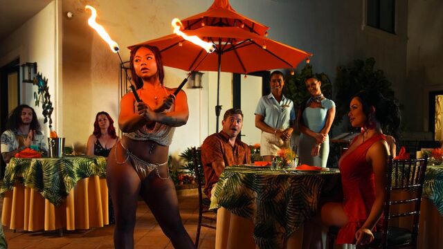 Kenna James e Scarlett Alexis in sesso gambe lunghe di Digital Playground