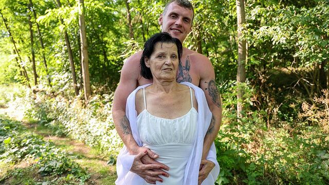 Sexe de mature avec la délicieuse Cocco Grand de Grandmams