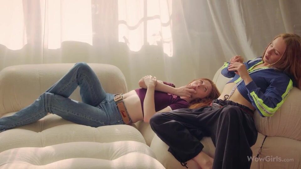 So heiße Alecia Fox und Cherry Crush in der Hauptrolle in Teenie Sexfilm