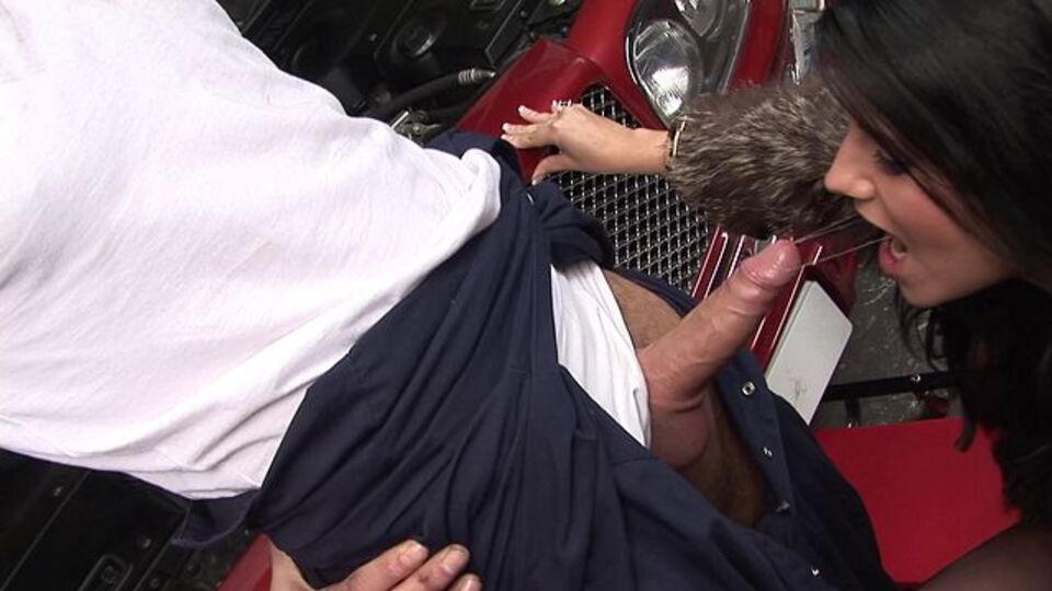 Pornografía de hembras protagonizado por la encantadora Isis Love y Katie Kaliana