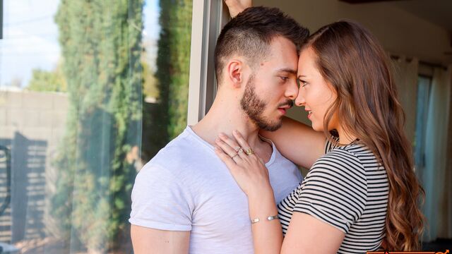 Watch easy-on-the-eyes Kenzie Love's xxx