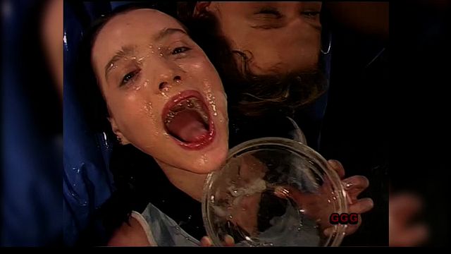 Erotic Planet presenta riprese bukkake con scarto