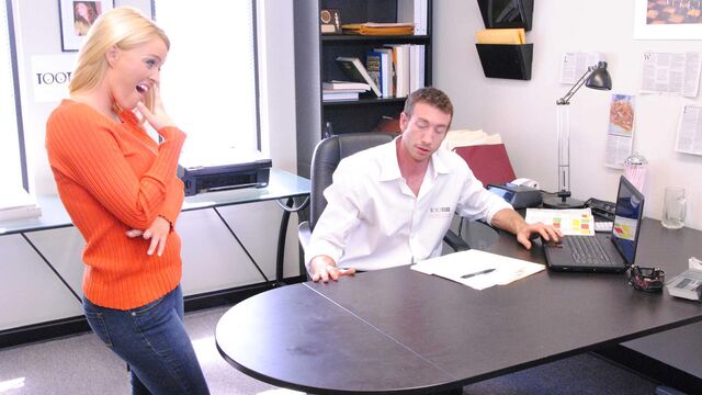 Xxx con la glamorosa Krissy Lynn con vaquera de Brazzers Exxtra