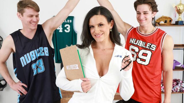 आज़ादी Penny Barber में बिग गांड क्रिया