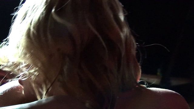 Emozionale Jay R e Kat Lee - clip adolescente - Skankery