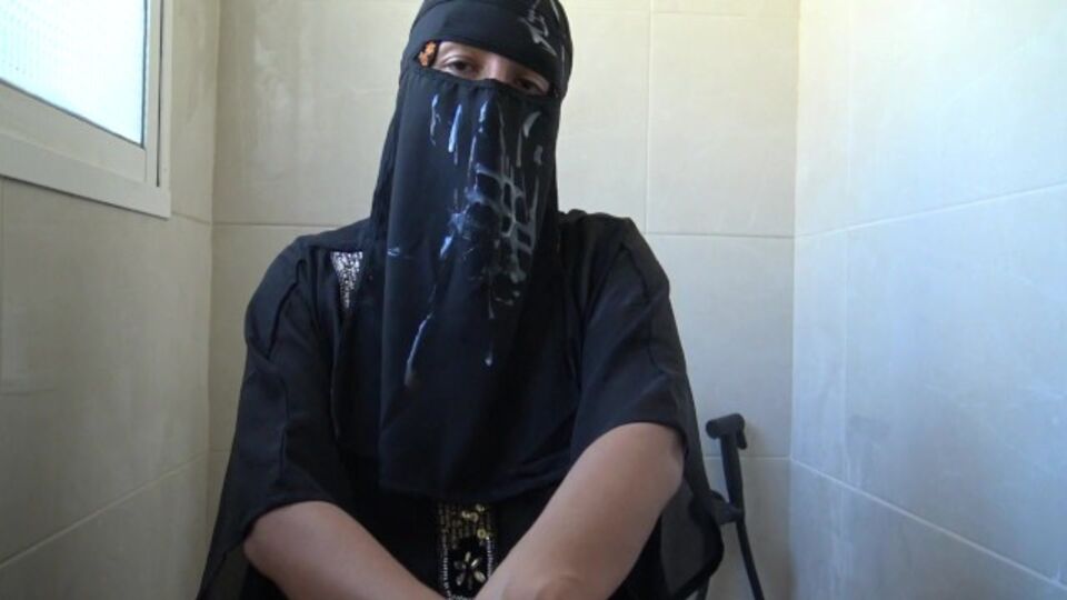 Verified Amateurs apresenta francesa clipe da SouzanHalabi
