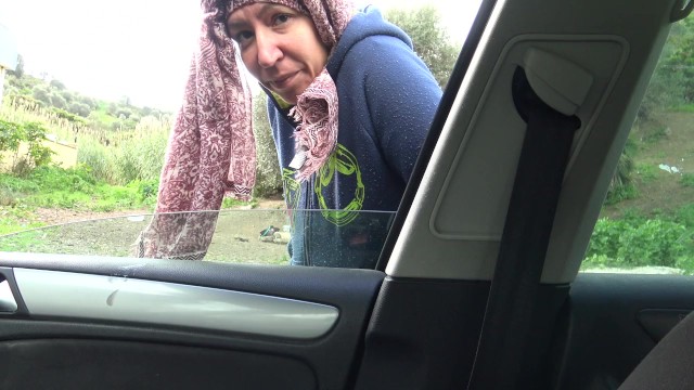 Film à l'extérieur de l'élégante SouzanHalabi 