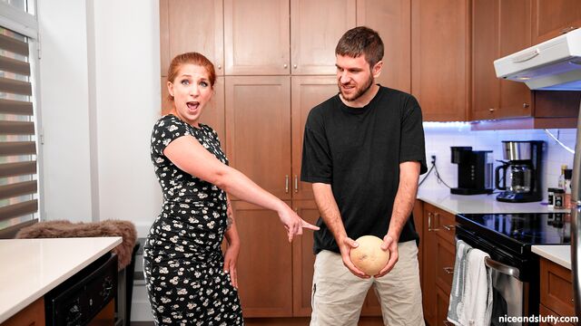 La peluda Tricxy en acción de estilo perrito