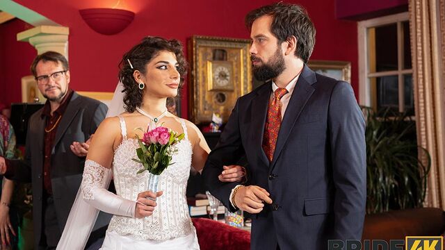 Stravagante Lola Danger partecipa in video gambe lunghe