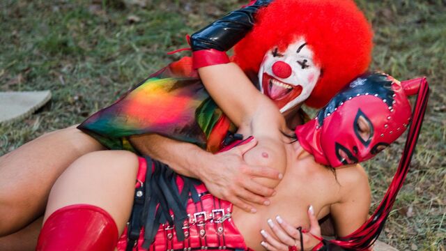 Unvorstellbare Miss Nikky's Clip anschauen