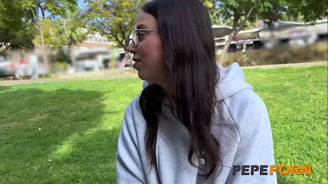 विस्फोटक  लेडी-लव का hd फुटेज