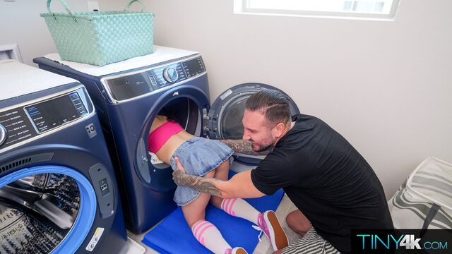 Tiny4K featuring Daisy Pheonix's blowjob action