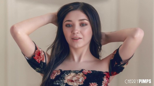 Gewandte Luna Love und Sia Lust - Doggystyle Sexfilm - Cherry Pimps