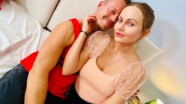 Contenu x de hommes musclés avec l'unique Tina Kay de Date RANGER