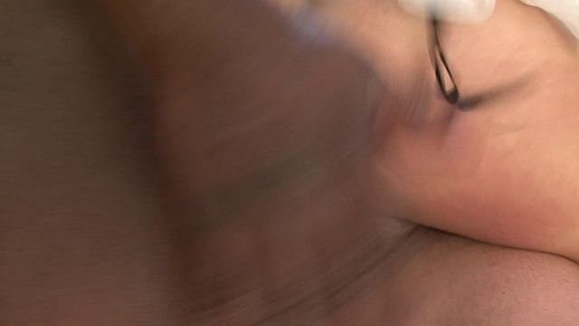 La erótica Mark Wood y Nadia Noel en clip de pechos pequeños