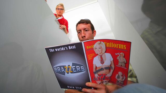 Brazzers Exxtra presenta tráiler con las estilo perrito de Devon Lee