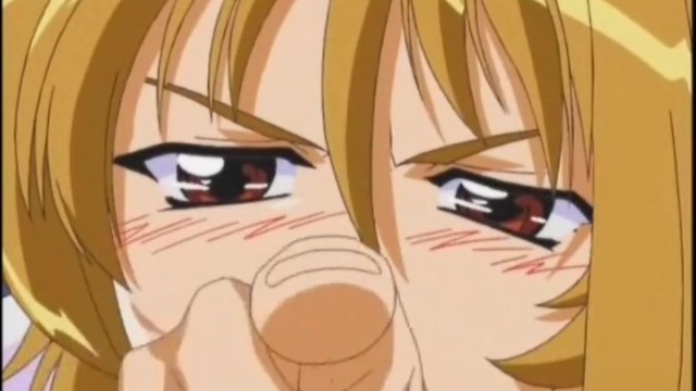 La sexy moukère dans séquence strip tease