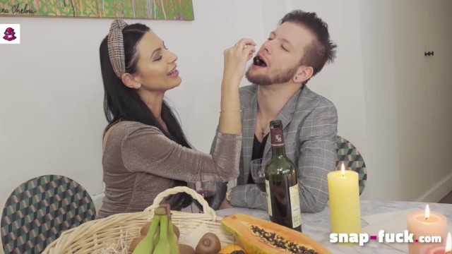 Pin-up Ania Kinski partecipa in film cazzo grosso