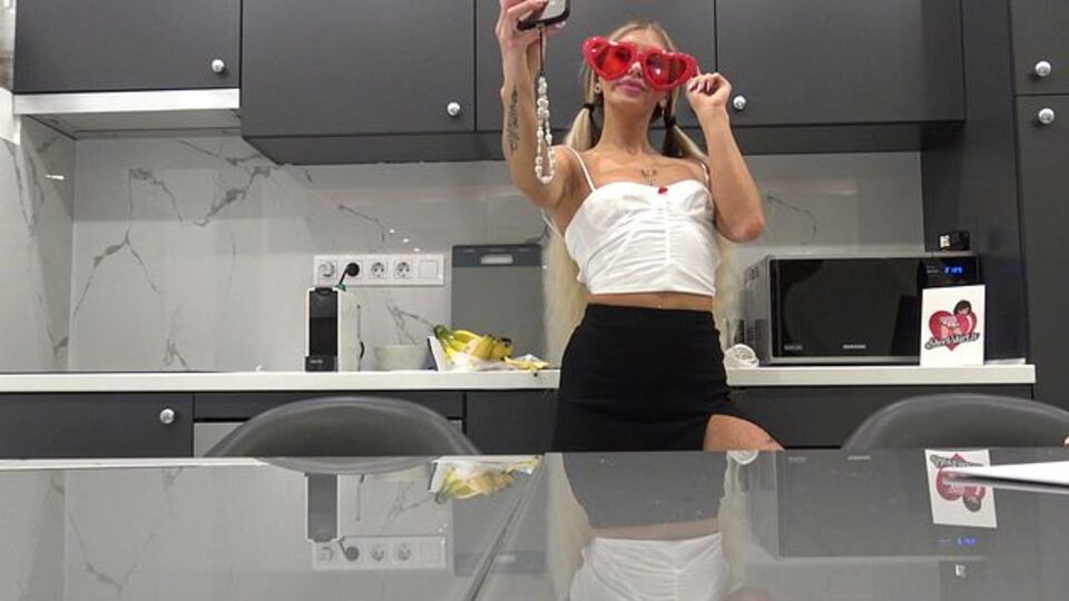 Pornografía de tatuada con heroína