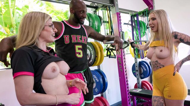 Excitante Cassidy Luxe estrelando em metendo de lado filme