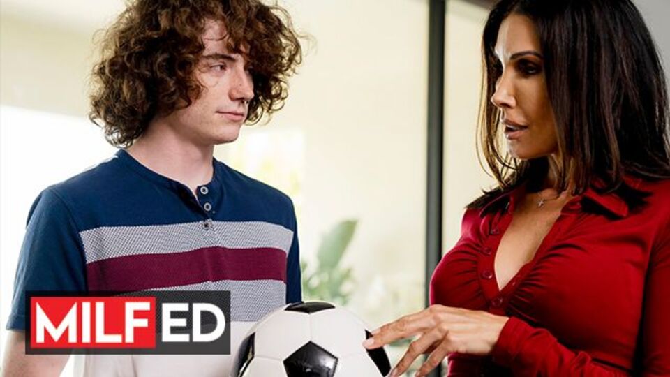 MILFED presenta adelanto con las chupando pollas de Shay Sights y Jodie Johnson