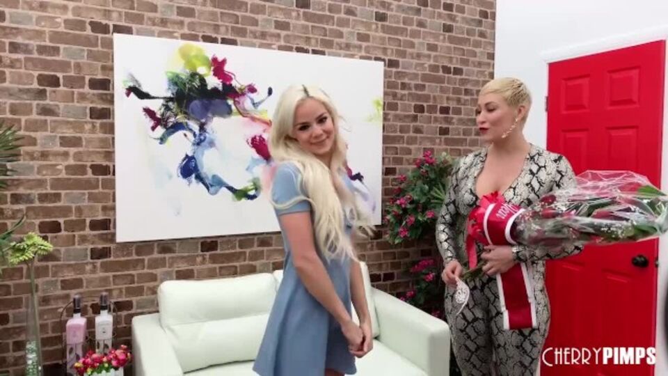 Mira tráiler con la divina Elsa Jean