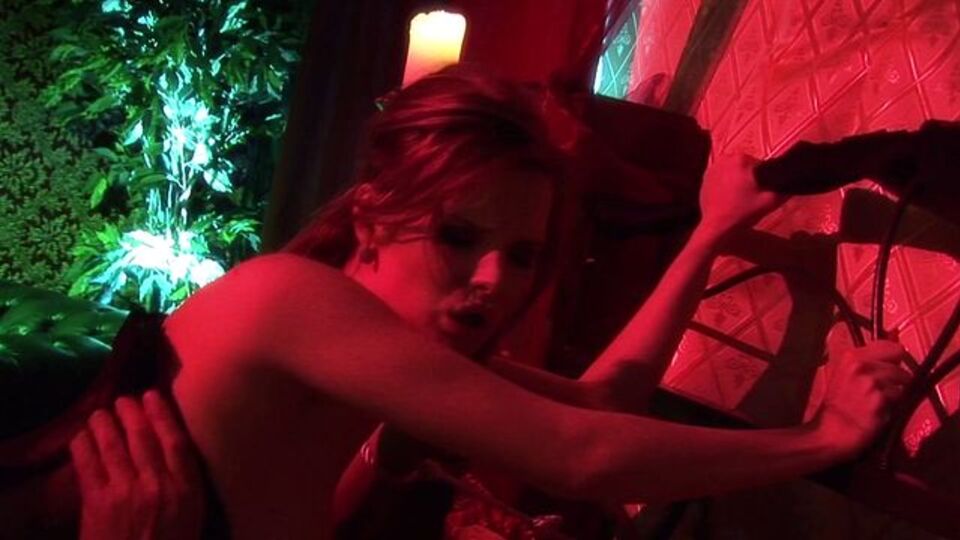 La pervertida Tarra White y Ben Dover en escena de pantimedias