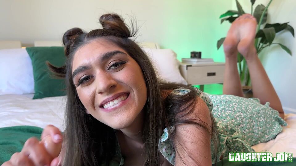 Aubry Babcock en tráiler de tetas de tamaño mediano de DAUGHTERJOI