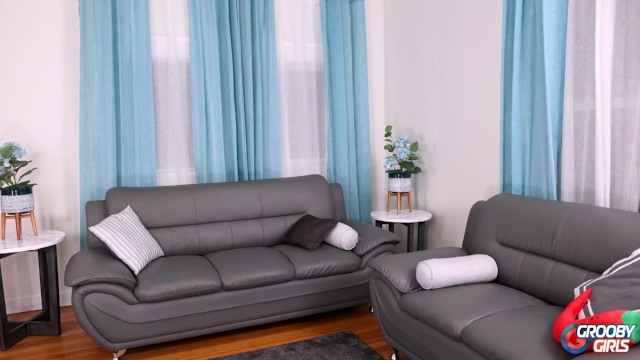 रूमानी  अनुरक्षक का लिंग देखें