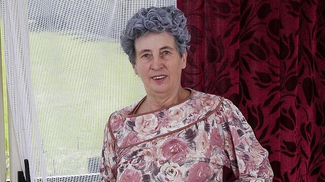 मौखिक ट्रेलर OmaHotel से सींग का बना हुआ  Rosa के साथ