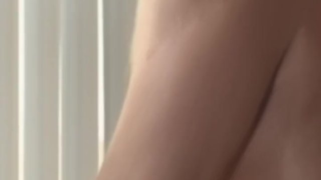 Guarda oscenità di piacevole per gli occhi micia