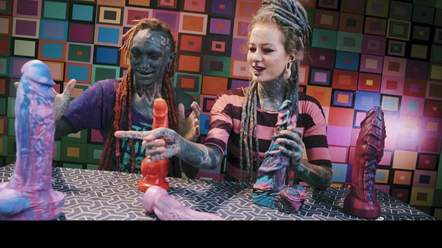 शिष्ट  Anuskatzz और Lily Lu का विड. देखें