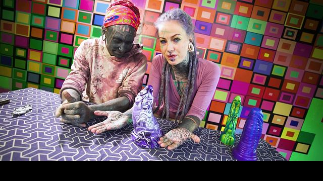 Sündige Anuskatzz und Lily Lu in der Hauptrolle in Spielzeuge Porno