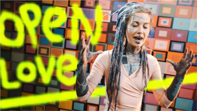 Anuskatzz का हिप्पी वीडियो