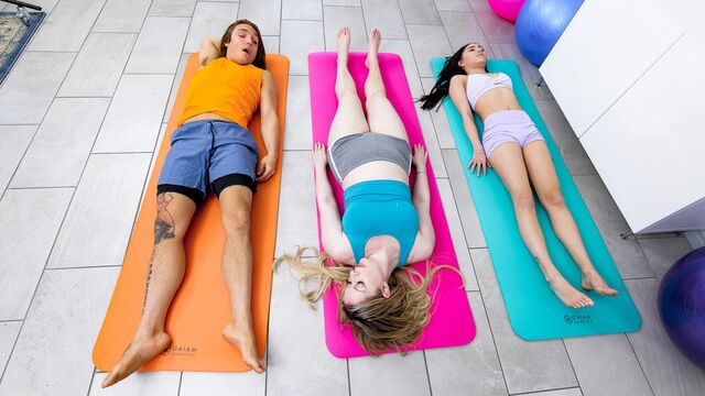 अप्राप्य  Sydney Paige और Mia River में ffm अश्लील