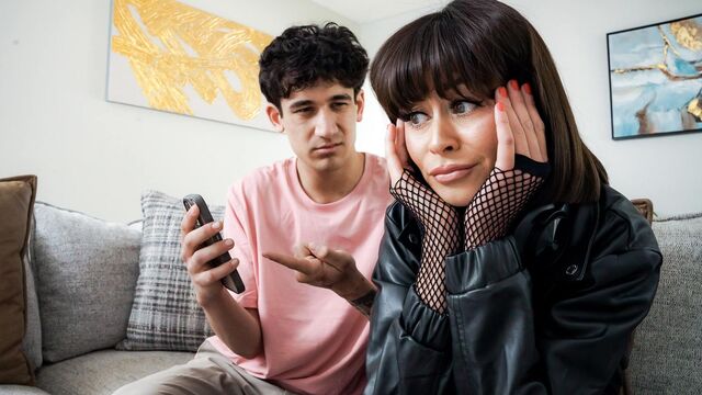 Magica Ren Nuisance - oscenità culo grande - My BabySitters Club