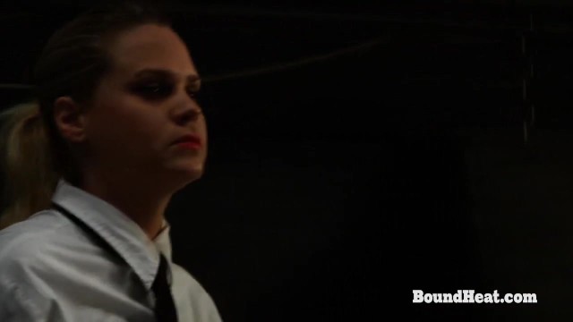 Giada in videata BDSM di Bound Heat