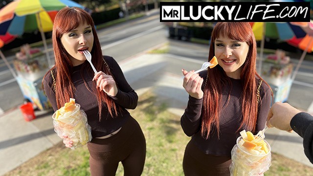 प्रशंसनीय  Odette का रोमांटिक दृश्य