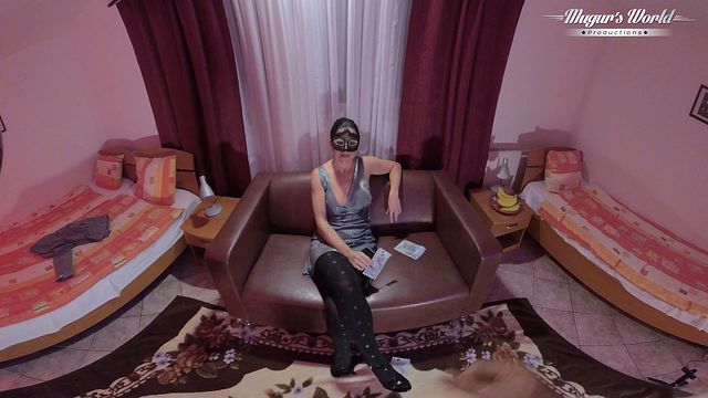 Fantasticosa Mugur in oscenità depilata