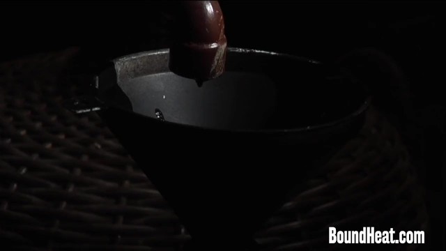 L'irrésistible poupée dans porno plan à trois