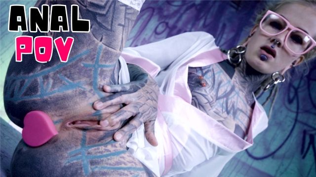 Dirty Dreaz presenta oscenità facciale con Anuskatzz e Lily Lu