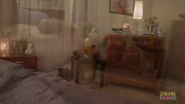 Shagging Moms - बड़े स्तन अश्लील