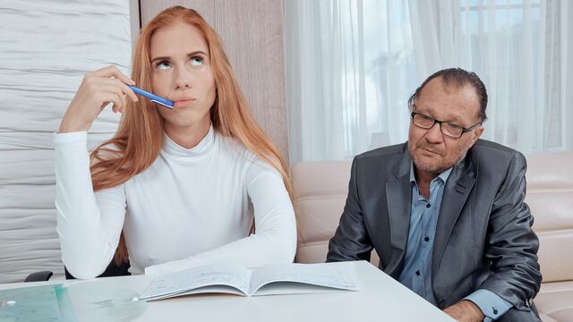 Old-n-Young présente séquence Sexe oral de Holly Molly